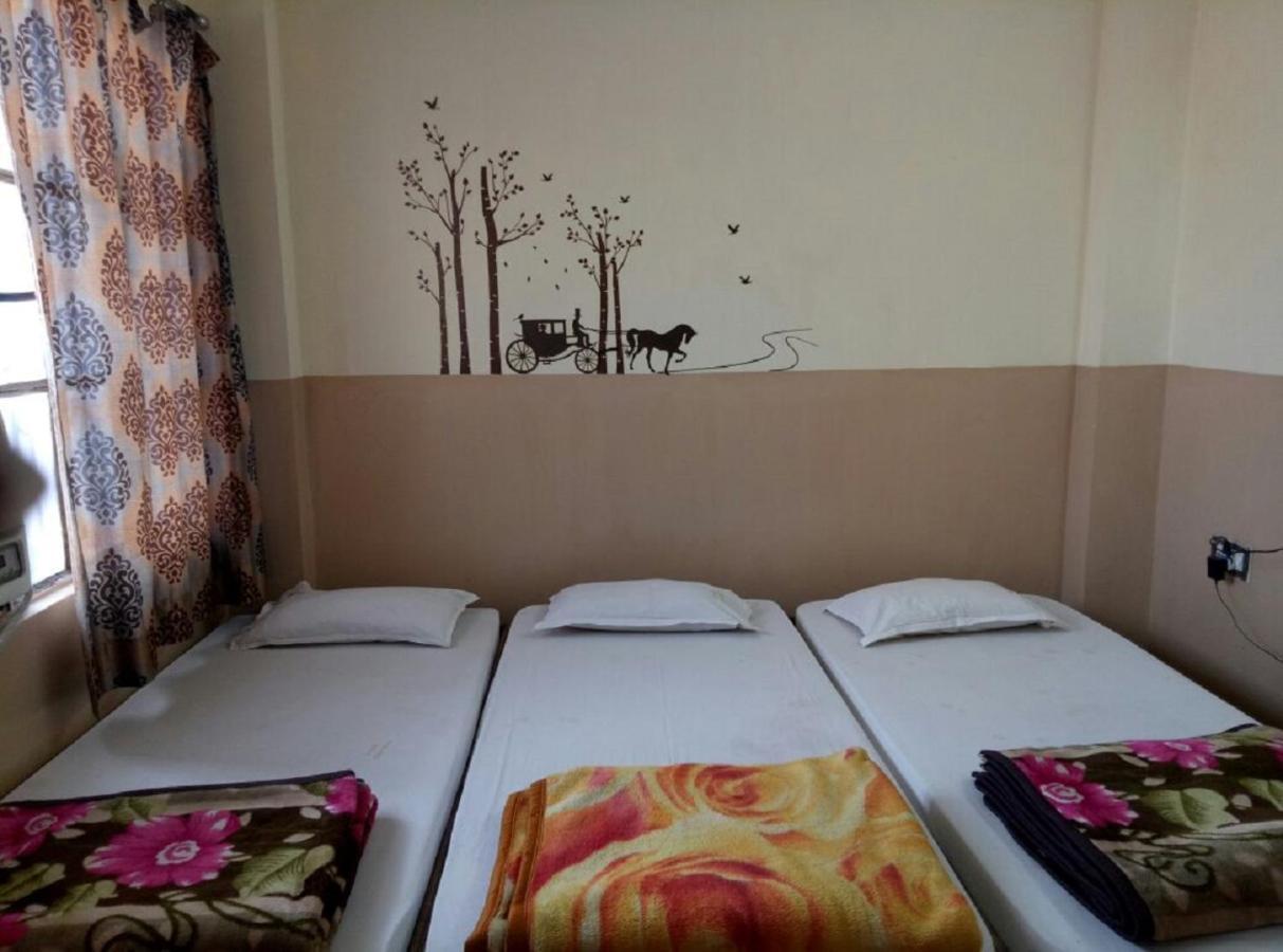 Swastik Guest House Varanasi Esterno foto